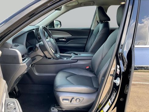 Used 2026 Toyota Grand Highlander AWD image 8