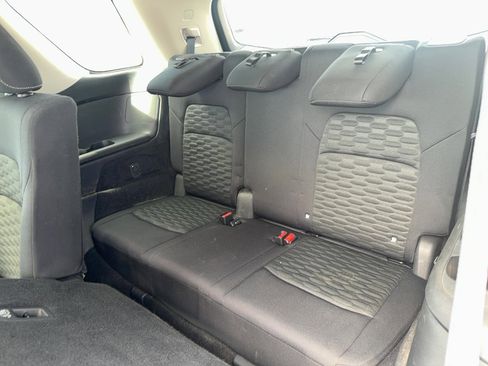 Used 2022 Nissan Pathfinder SV AWD/4WD image 15