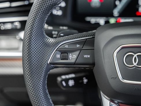 Used 2025 Audi SQ7 Prestige image 32