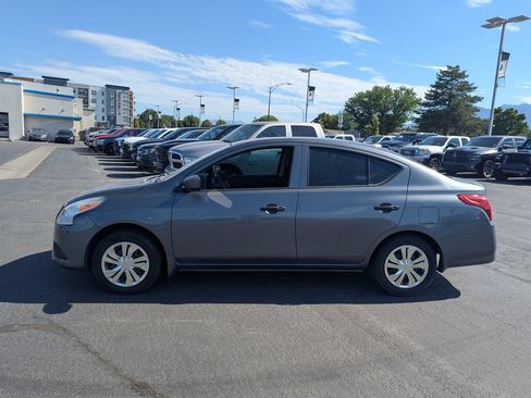 Used 2016 Nissan Versa S FWD image 8