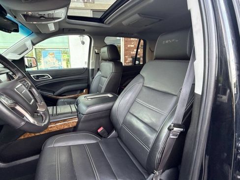 Used 2015 GMC Yukon Denali w/ Premium Package AWD/4WD image 11