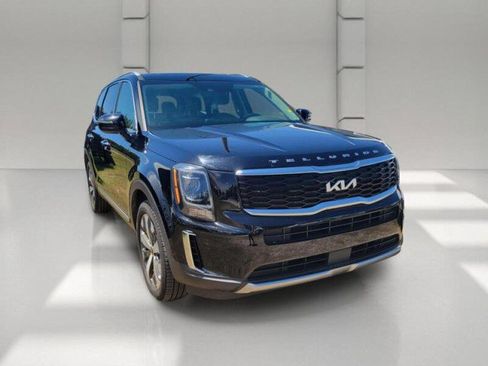Used 2022 Kia Telluride S FWD image 3