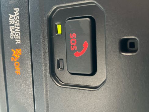 Used 2025 Toyota Tacoma SR5 AWD/4WD image 19