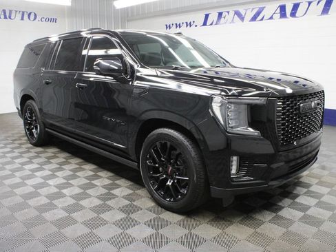Used 2023 GMC Yukon XL Denali w/ Denali Reserve Package AWD/4WD image 3
