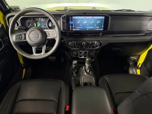 Used 2024 Jeep Wrangler Unlimited Sahara w/ Safety Group AWD/4WD image 13