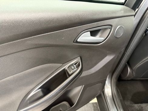 Used 2017 Ford Focus Titanium image 17