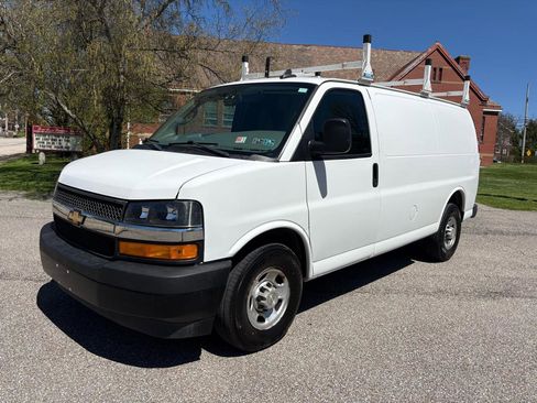 Used 2020 Chevrolet Express 2500 w/ Driver Convenience Package image 3