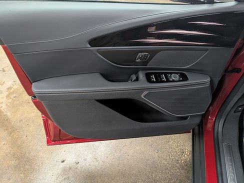 New 2026 Lincoln Nautilus Premier image 9