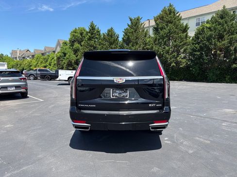 Used 2023 Cadillac Escalade ESV Premium Luxury AWD/4WD image 4