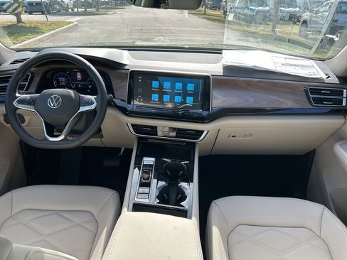New 2026 Volkswagen Atlas SE image 10