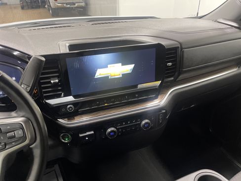 Used 2025 Chevrolet Silverado 1500 LT image 29