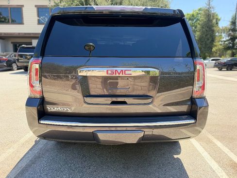 Used 2016 GMC Yukon Denali w/ Open Road Package RWD image 9