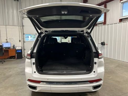 Used 2023 Jeep Grand Cherokee Overland AWD/4WD image 20