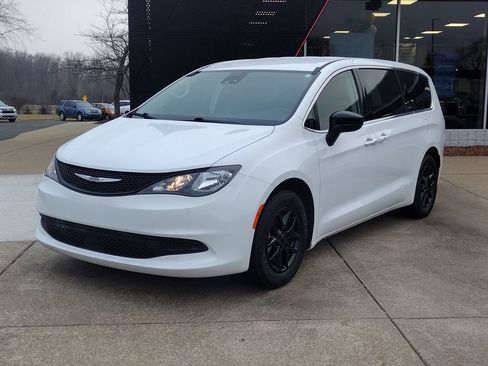 Used 2024 Chrysler Voyager LX image 1