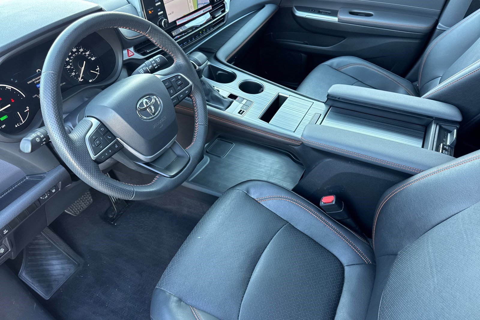 Certified 2024 Toyota Sienna XSE w/ XSE Premium Package AWD/4WD image 4
