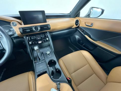 Used 2025 Lexus IS 350 F Sport RWD image 11