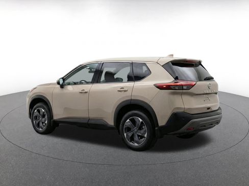 Used 2025 Nissan Rogue SV AWD/4WD image 6