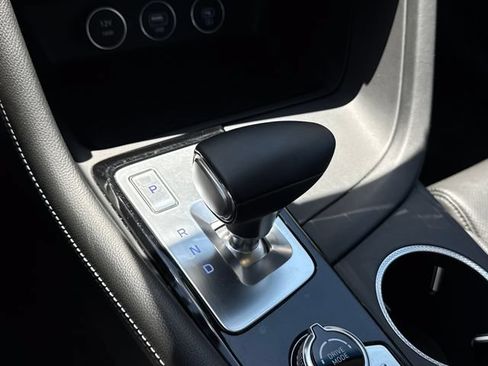 Used 2025 Genesis G70 2.5T RWD image 15