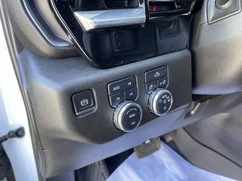 Used 2023 GMC Sierra 1500 Elevation AWD/4WD image 13