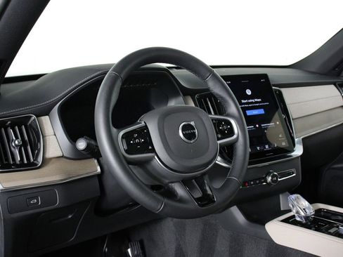 Certified 2026 Volvo XC90 B6 Core image 14