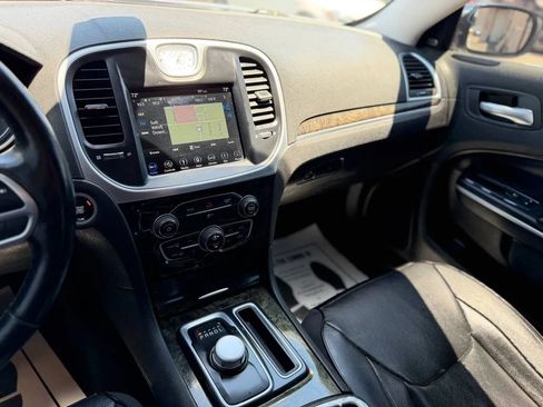 Used 2019 Chrysler 300 Limited RWD image 55