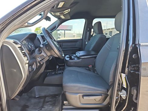 Used 2024 RAM 2500 Tradesman w/ Chrome Appearance Group AWD/4WD image 15