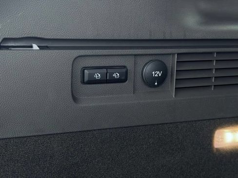 Certified 2023 Lincoln Nautilus AWD w/ Premium Package image 11