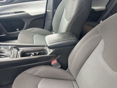 Used 2024 Jeep Compass Sport image 27