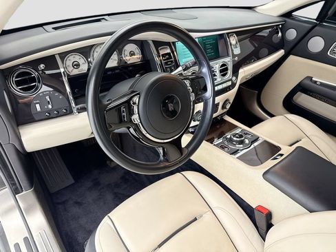 Used 2016 Rolls-Royce Wraith RWD image 9