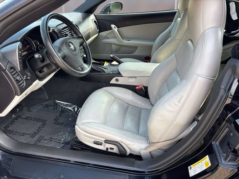 Used 2006 Chevrolet Corvette Convertible w/ Preferred Equipment Group RWD image 9