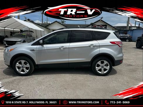 Used 2014 Ford Escape SE w/ Equipment Group 201A FWD image 11