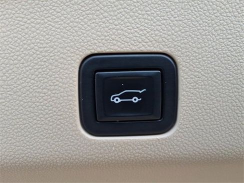 Used 2023 Cadillac Escalade ESV Premium Luxury image 11