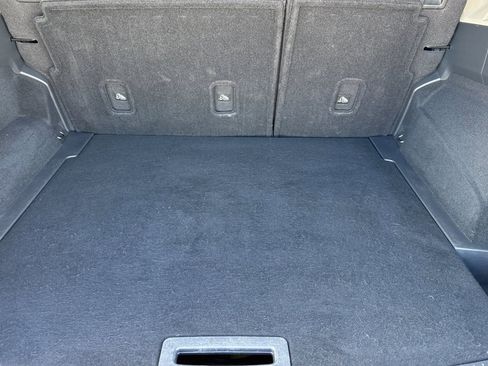 Used 2023 Nissan Rogue SV image 12