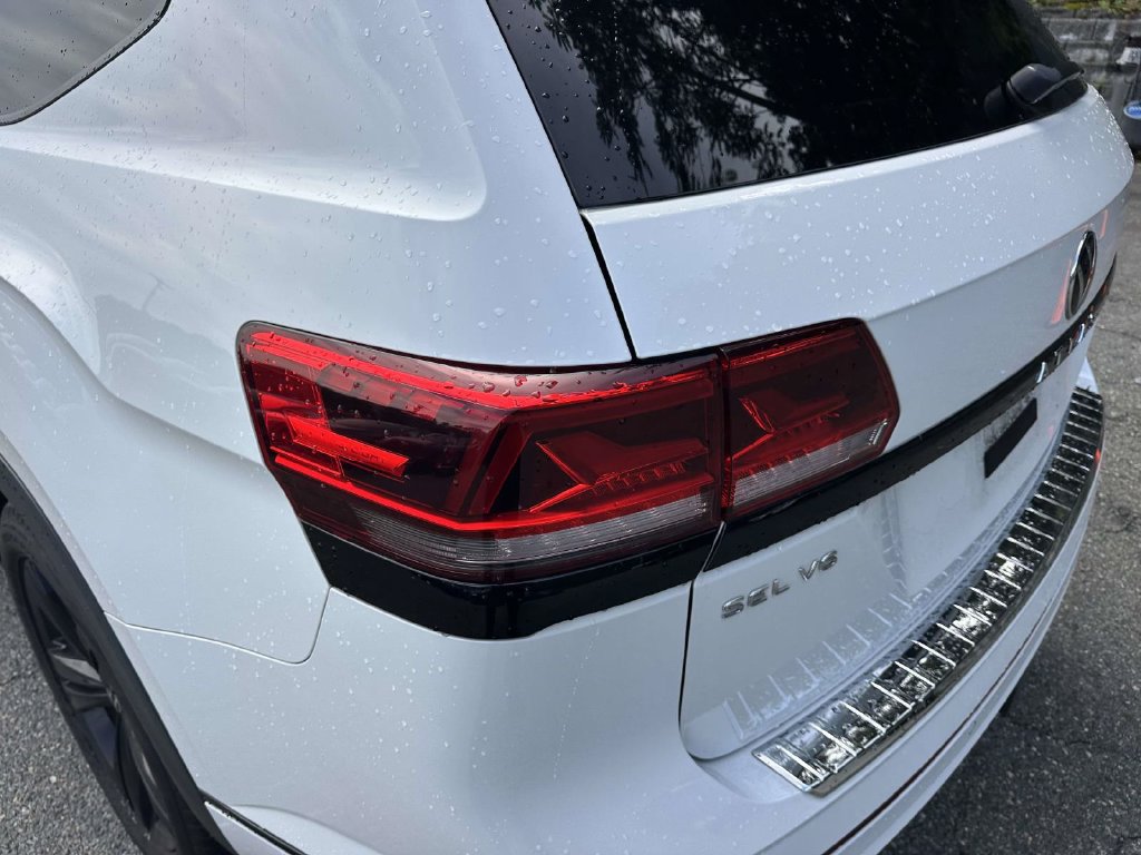 Used 2023 Volkswagen Atlas SEL R-Line AWD/4WD image 10