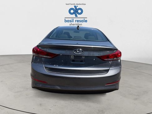 Used 2018 Hyundai Elantra SE w/ SE Connectivity Package 04 FWD image 6
