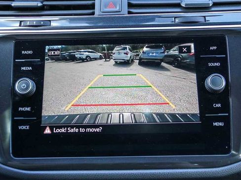 Used 2023 Volkswagen Tiguan SE R-Line image 23