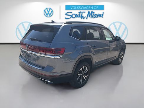 Certified 2025 Volkswagen Atlas SE FWD image 7