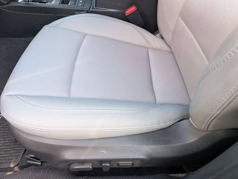 Used 2019 Subaru Outback 2.5i Limited AWD/4WD image 15