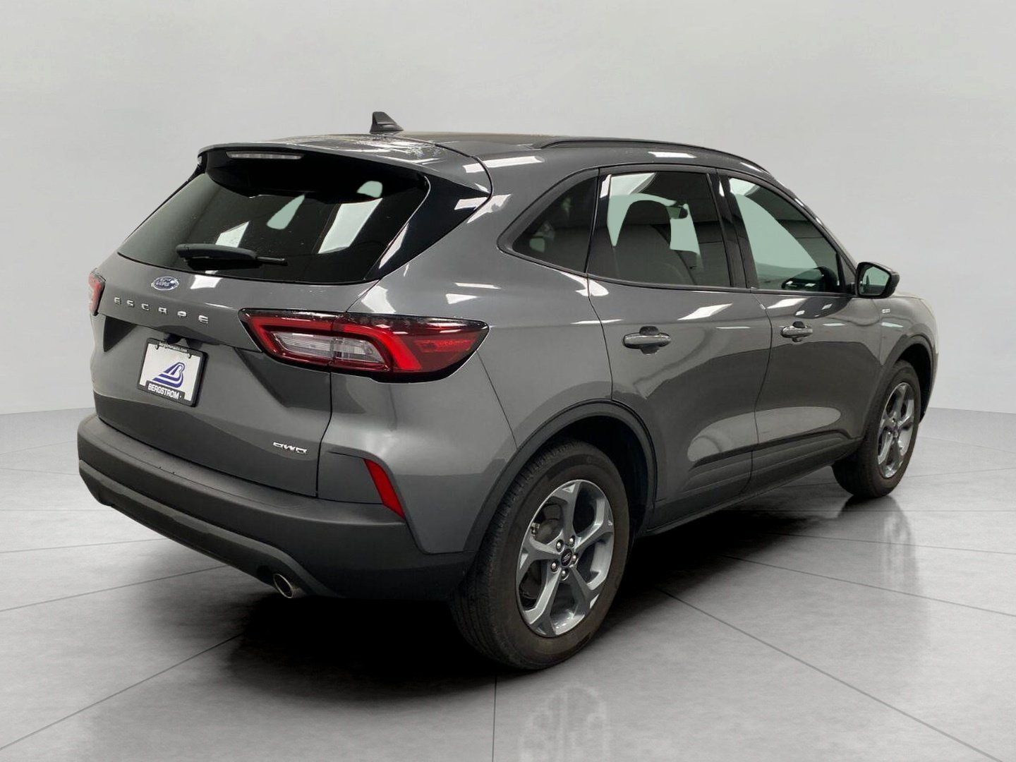 Used 2025 Ford Escape ST-Line AWD/4WD image 4
