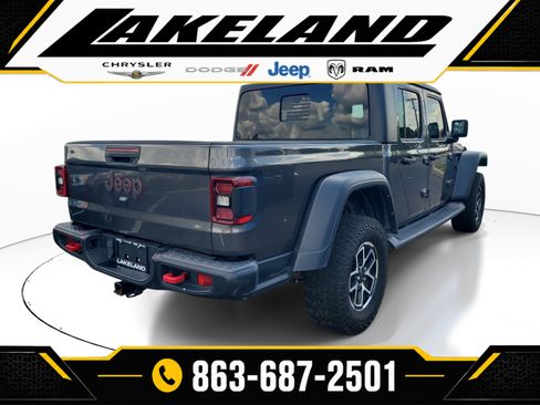 Used 2024 Jeep Gladiator Rubicon w/ Technology Group AWD/4WD image 4