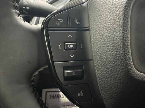 Used 2025 Toyota Prius XLE image 19