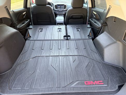 Used 2023 GMC Terrain Denali w/ Denali Premium Package AWD/4WD image 21