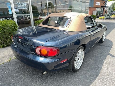 Used 2000 MAZDA MX-5 Miata LS RWD image 3