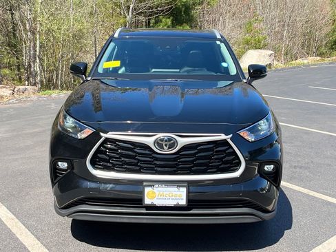 Used 2023 Toyota Highlander XLE AWD/4WD image 8