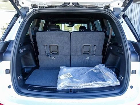 New 2025 Jeep Grand Cherokee L Altitude image 25