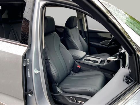 Used 2026 Acura MDX SH-AWD image 9
