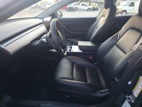 Used 2021 Tesla Model 3 Standard Range Plus image 7