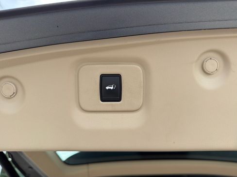 Used 2016 Nissan Pathfinder 4WD image 10