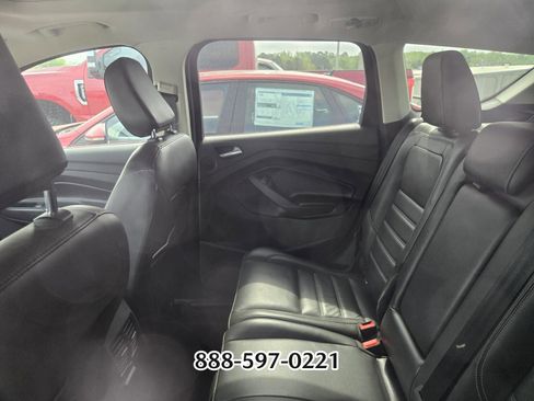 Used 2018 Ford Escape Titanium image 3