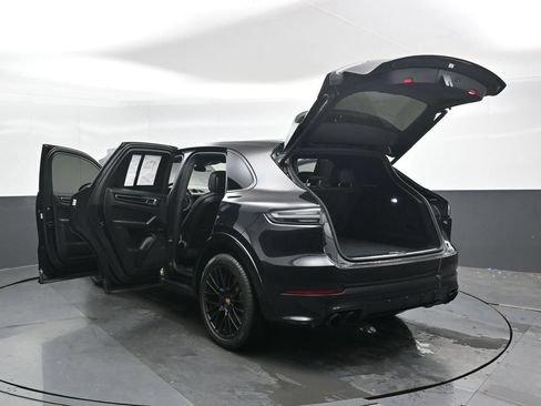Used 2021 Porsche Cayenne GTS AWD/4WD image 47